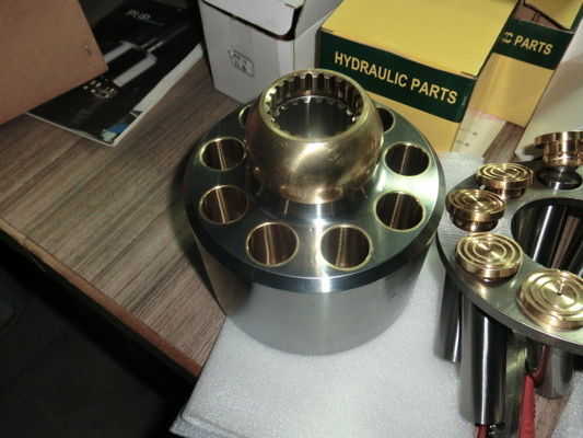 V12 AD2P18 Pompa idraulica Parti di ricambio Blocco cilindro Piastra di valvola del pistone Set di piastra Guida palla