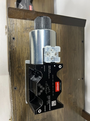 Pressione della valvola solenoide a corrente continua Temperatura ordinaria Parti idrauliche Dg4V-3-6c-M-U-H7-69-En124