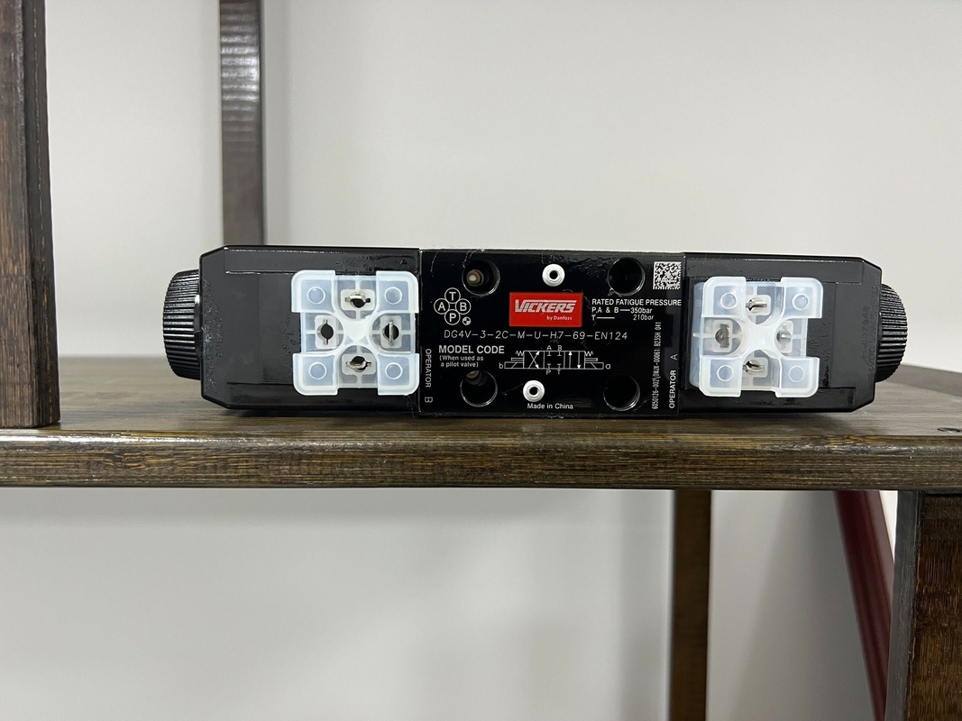 Valvola elettronica per uso domestico Dg4V-3-2c-M-U-H7-69-En124 Controllo parti di ricambio idrauliche